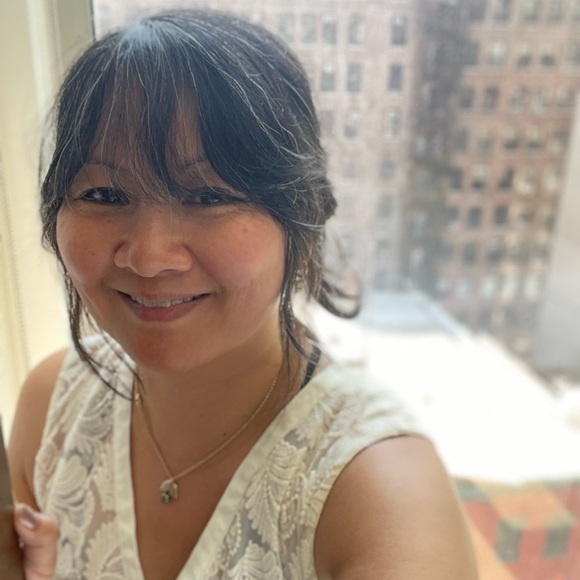 Meet your Posher, Cathy - Picture 2 of 4